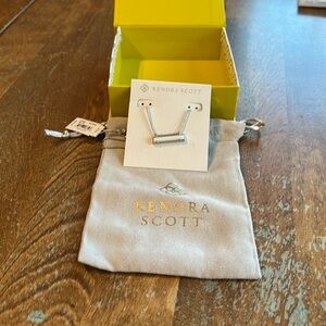 Kendra Scott Leanor Rhodium Pearl necklace NWT includes bag/box